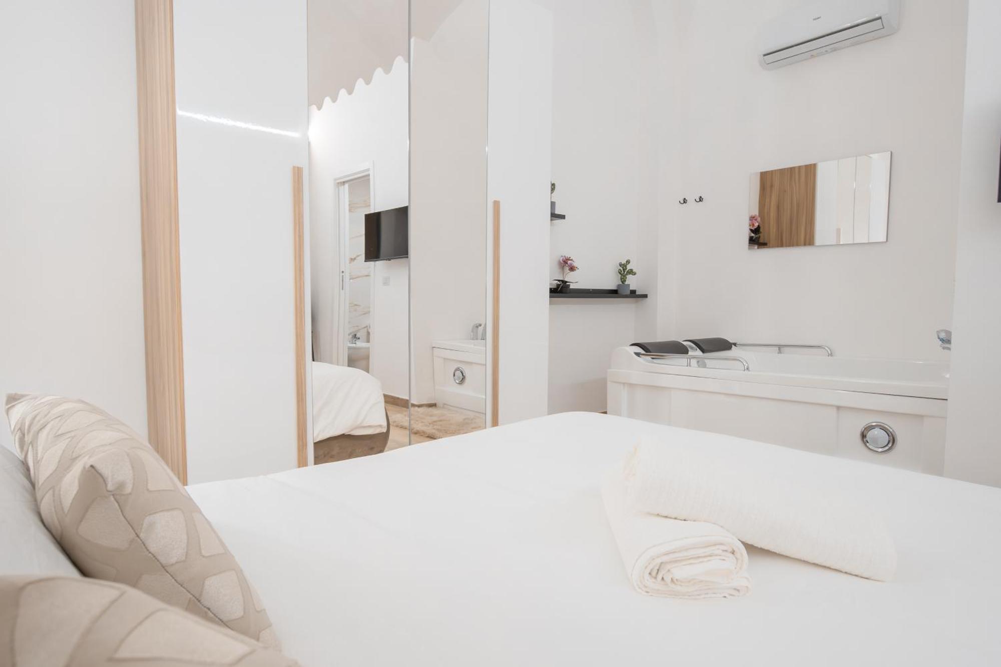 La Pigna Hotell Bari Exteriör bild
